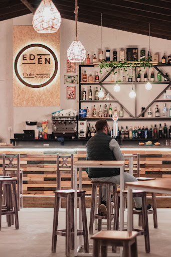 EDÉN CAFÉ Y COPAS