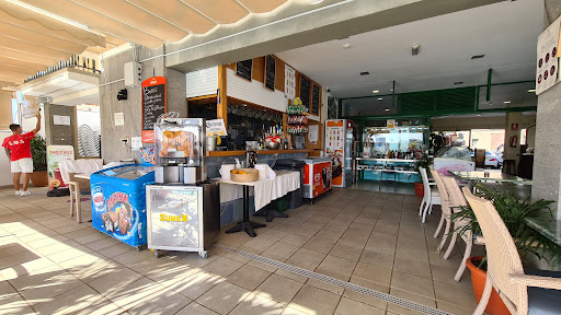 Maria's Pool Bar