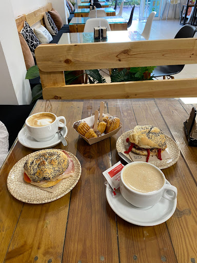Más Que Xurros Café