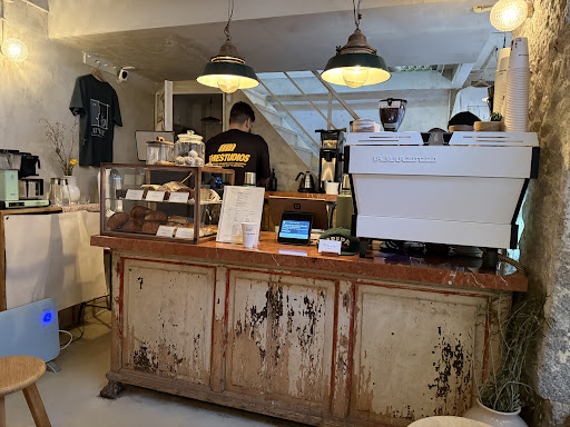 Pan y Pepinillos Café