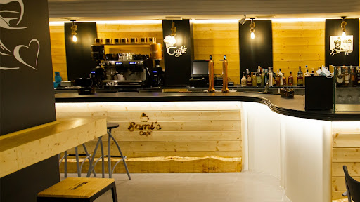 Samis café